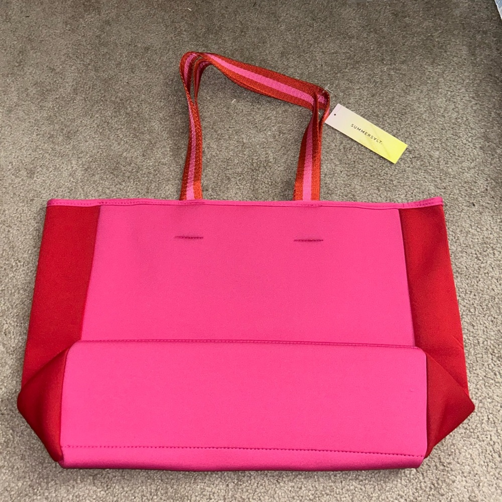 NWT SUMMERSALT Neoprene Beach Tote in Pink/Red